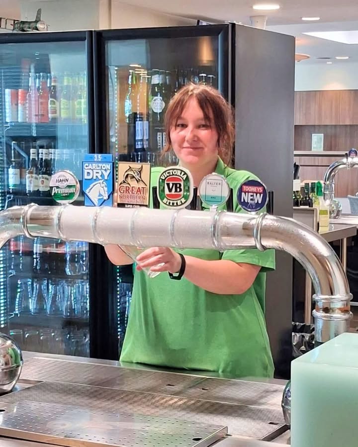 Featured image for “Cheers at Oak Flats Bowling Club: Enjoy Your Favourite Beverage & Tasty Meals”